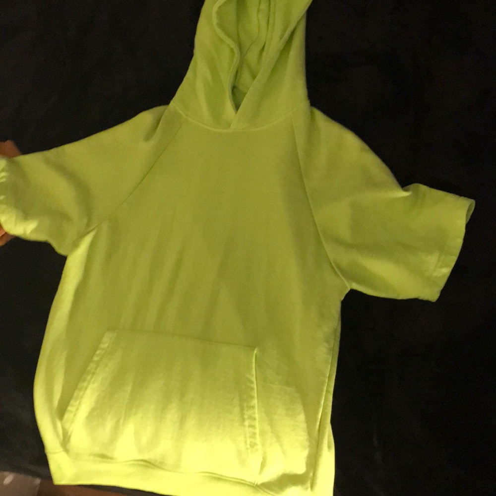 Short sleeve hoodie